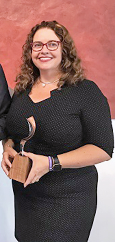 Jo-Anne Dudley receives her award as Queensland's Exceptional Woman in Resources 2018.